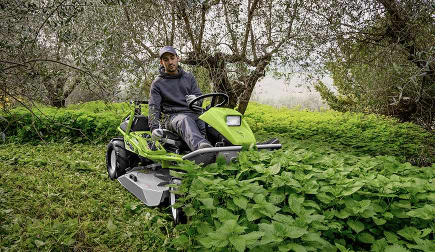 Grillo tondeuse débroussailleuse et faucheuse autoportée pour les professionnels espace vert